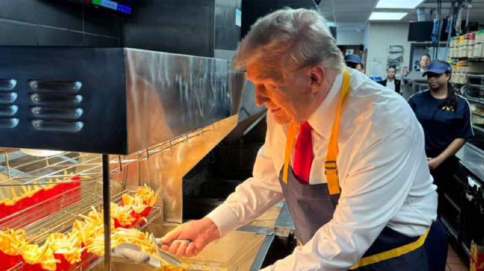 Trump serves up fries at Pennsylvania McDonald's -  PHOTO/VIDEO 