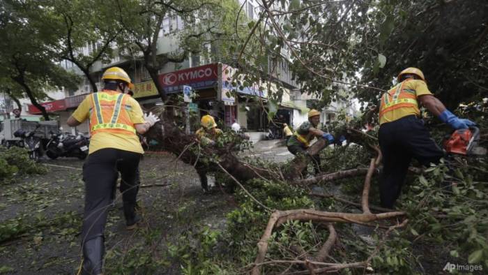 Cleanup underway in Taiwan after Typhoon Kong-rey leaves two dead