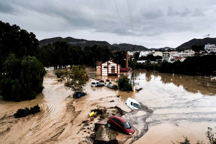 Spain fears more flood deaths as more rain expected 