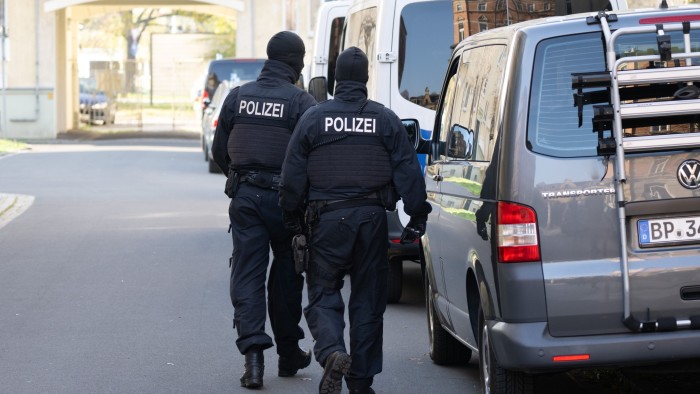 Germany arrests eight suspected right-wing militants 