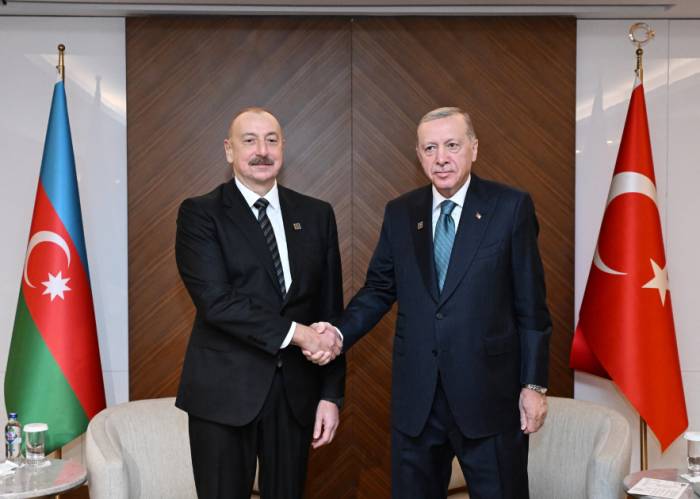 Azerbaijani, Turkish presidents meet in Bishkek