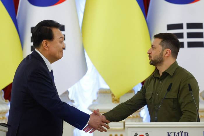 S. Korea mulls increased support for Ukraine amid N. Korea's troop deployment to Russia