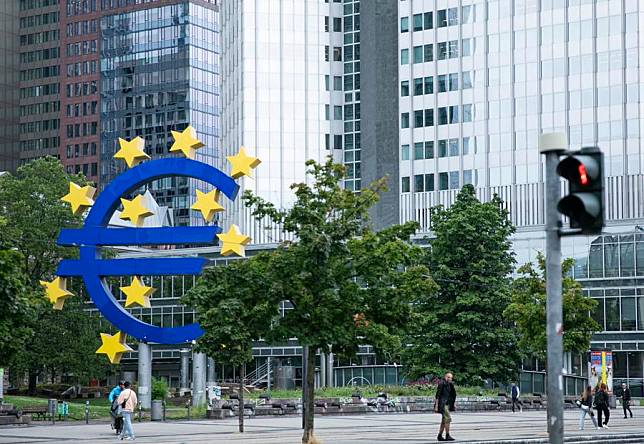 EU sees economic growth despite persistent uncertainty 
