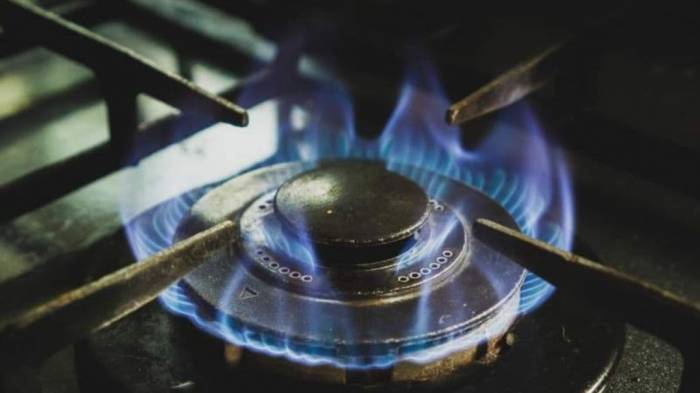 Iran raises gas tariffs, resumes mazut use