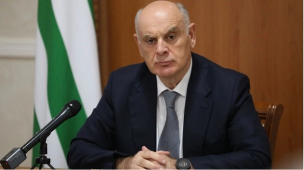 Abkhazia's President resigns following large anti-Moscow protests 