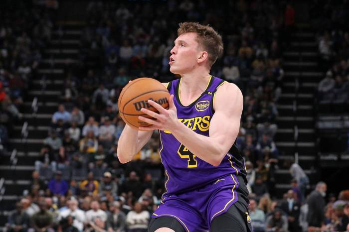 Dalton Knecht sets rookie record with nine 3-pointers in Lakers' 124-118 win over Jazz