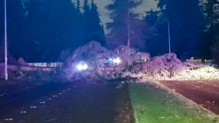 Thousands without power as ‘bomb cyclone’ brings strong winds to north-west US