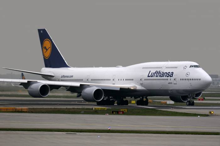Lufthansa flight makes emergency landing in Baku