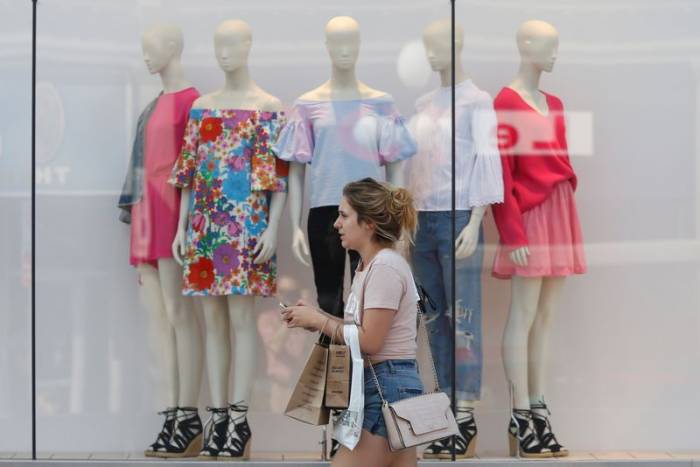 Canada September retail sales up 0.4% on food; seen up 0.7% in October 