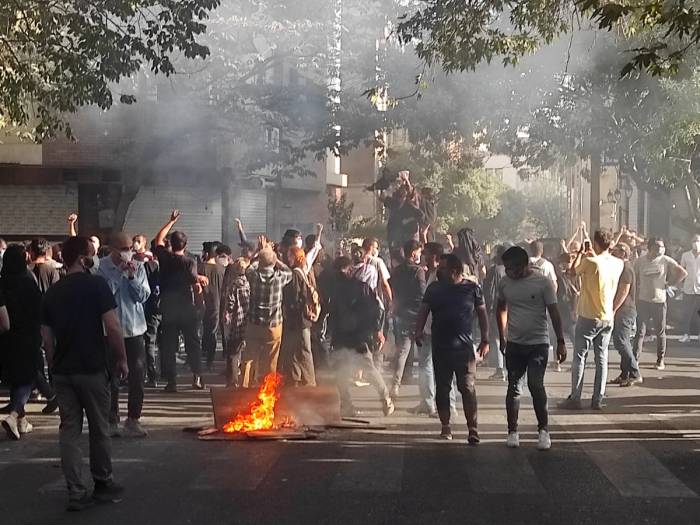 Iran condemns violent arrest of students in Russia 