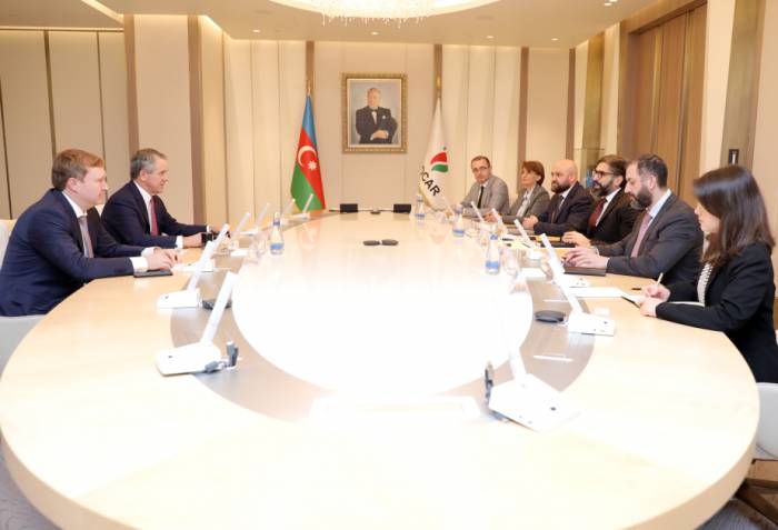 SOCAR and DeGolyer & MacNaughton explore prospects for expanding cooperation