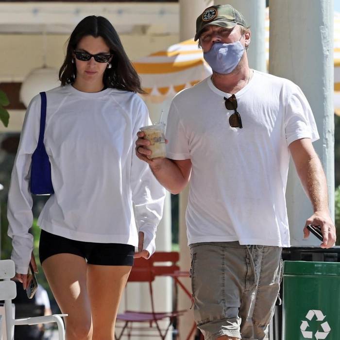 2024/11/1732625562.jpg + Fans go wild over news Leonardo DiCaprio and Vittoria Ceretti got engaged News about - Fans go wild over news Leonardo DiCaprio and Vittoria Ceretti got engaged