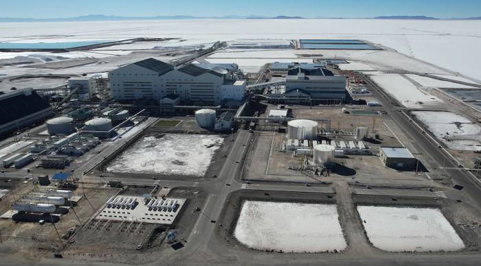 Bolivia inks $1 billion deal with China to build lithium plants