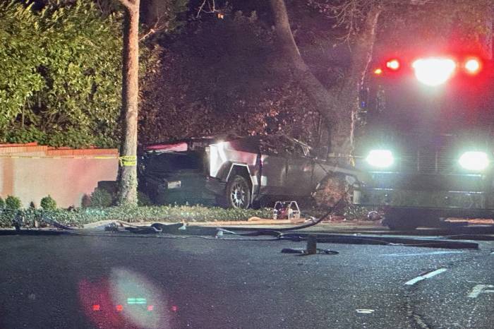 Three killed, one injured in Tesla Cybertruck crash in California  VIDEO 