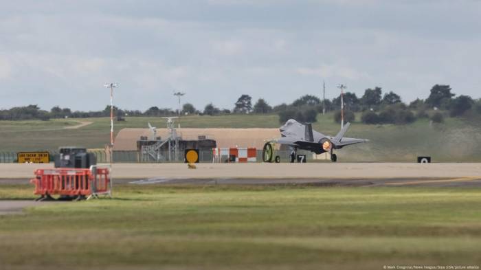Unidentified drones continue to appear over US military bases in UK - media