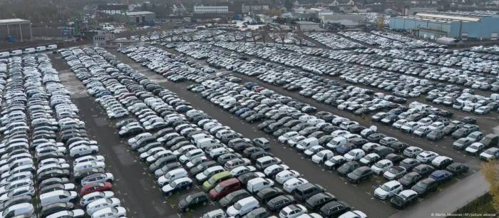 Volkswagen rejects union proposal as strikes approach 