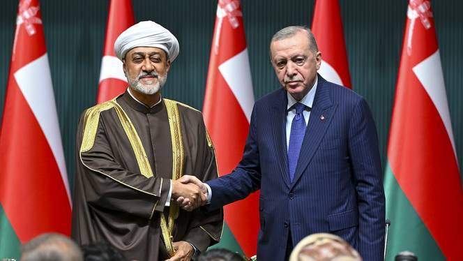 Türkiye and Oman sign 10 agreements during Sultan's landmark visit 