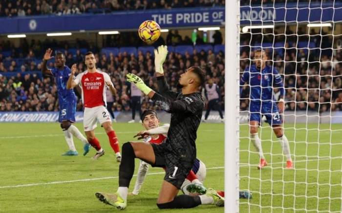 Premier League: Chelsea and Arsenal draw in London derby