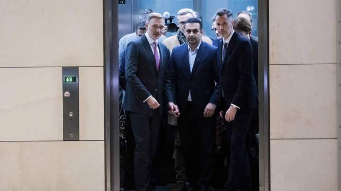 Turmoil in Scholz's coalition deepens as FDP leader resigns 