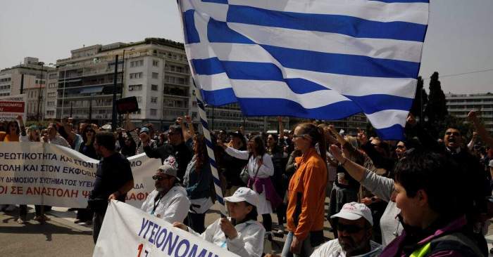 Thousands in Greece strike over living costs and pensions 