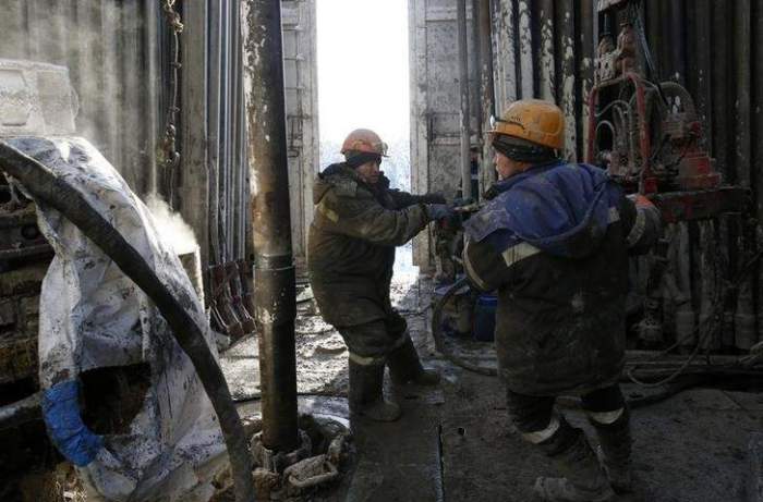 Crude oil soars on raised Middle East tensions