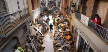 Spain's government approves €10.6 billion aid package for flood victims 