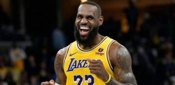 LeBron James records third straight triple-double as Lakers top Grizzlies 128-123