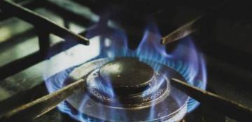 Iran raises gas tariffs, resumes mazut use