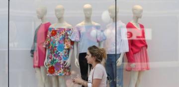 Canada September retail sales up 0.4% on food; seen up 0.7% in October 