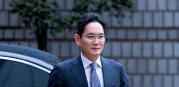South Korean prosecutors demand five-year sentence for Samsung Elec chief