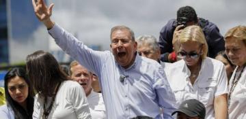 Venezuela threatens arrest of exiled opposition leader if he returns