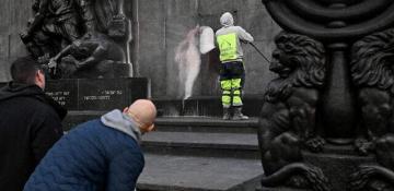 Poland condemns vandalism of Warsaw Ghetto Uprising memorial after red paint attack 