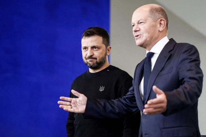 Ukraine's Zelenskyy warns Scholz against speaking with Putin.