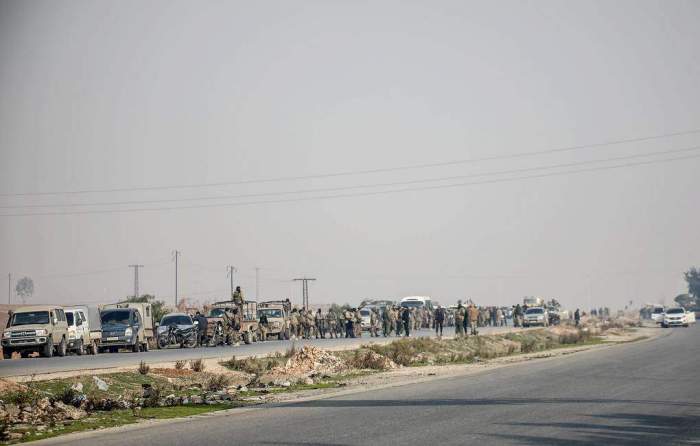 Syrian and Russian jets target militant sites in Homs, says Syrian Defense Ministry 