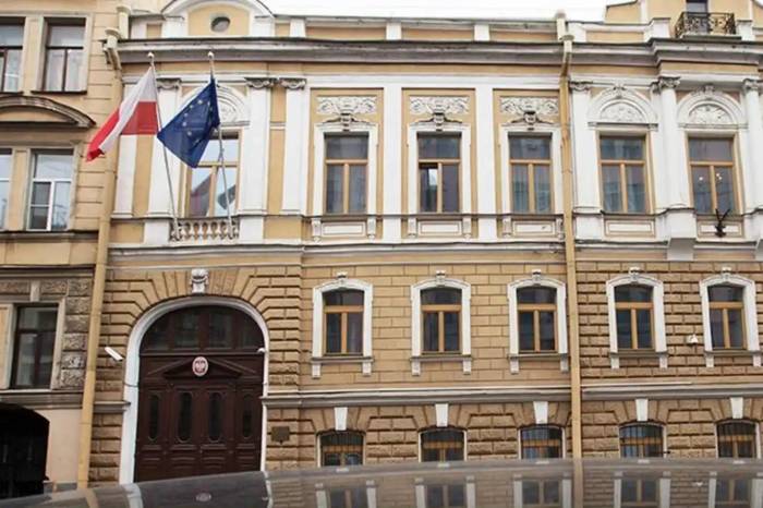 Russia shuts Polish consulate in St. Petersburg in retaliation 