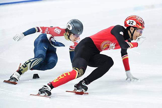 China's Sun Long claims men's 500m gold at Short Track World Tour in Beijing 