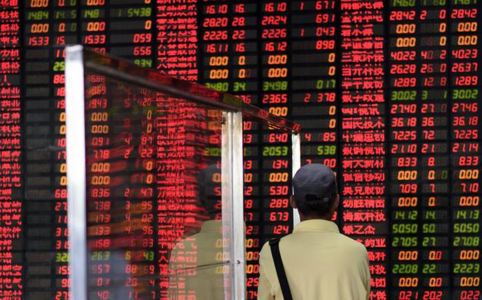 Asian shares drop, dollar steadies ahead of US inflation data 