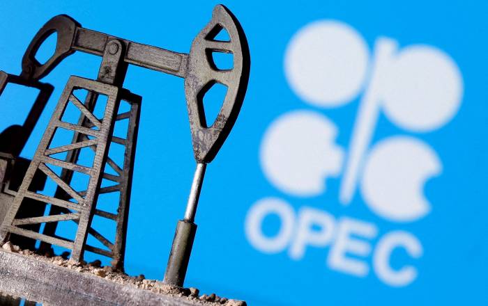 IEA predicts oil market glut in 2024 despite OPEC+ supply delay