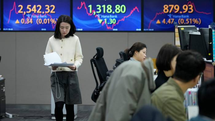 Asian markets decline as Chinese economic conference falls short of expectations
