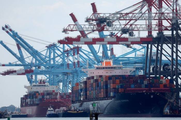 US import prices barely rise in November 