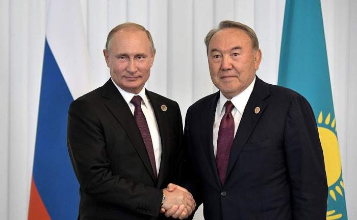 Putin meets with former Kazakhstan President Nazarbayev 