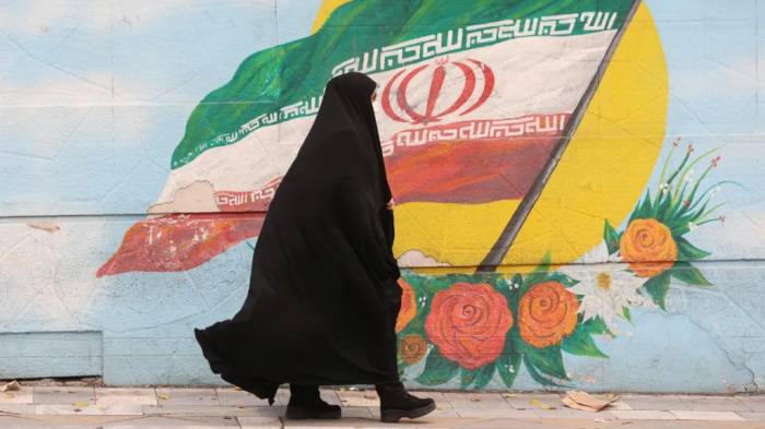 Iran pauses controversial new dress code law 