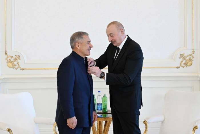 Azerbaijan’s president awards “Dostlug” Order to head of Russia’s Tatarstan