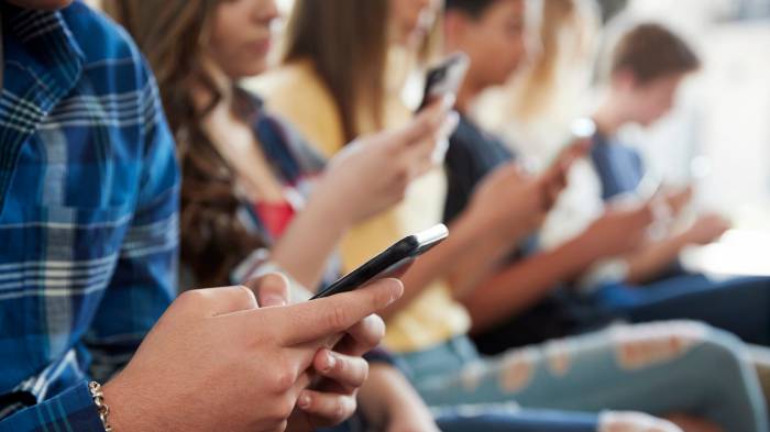 Brazil set to ban mobile phones in schools