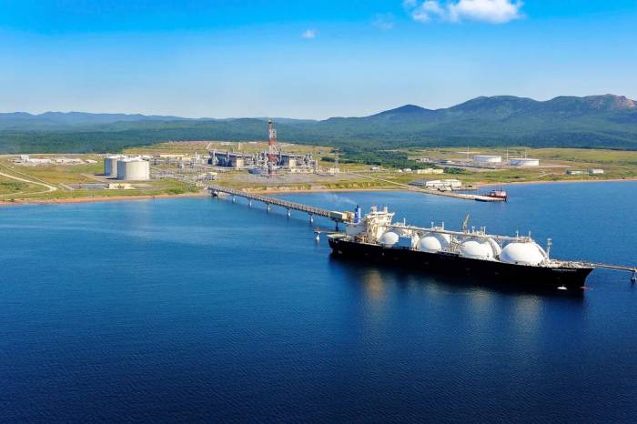 Russia plans to export 33 million tons of LNG by year-end