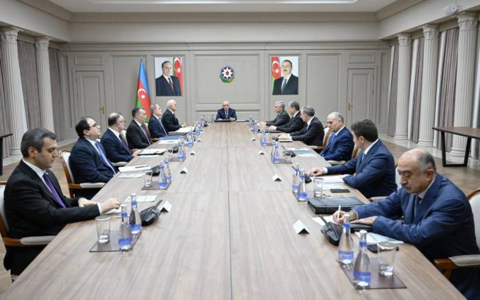 Azerbaijan’s state commission convenes to investigate AZAL plane crash