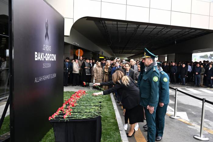 News about - Heydar Aliyev Int’l Airport staff pays tribute to plane crash victims