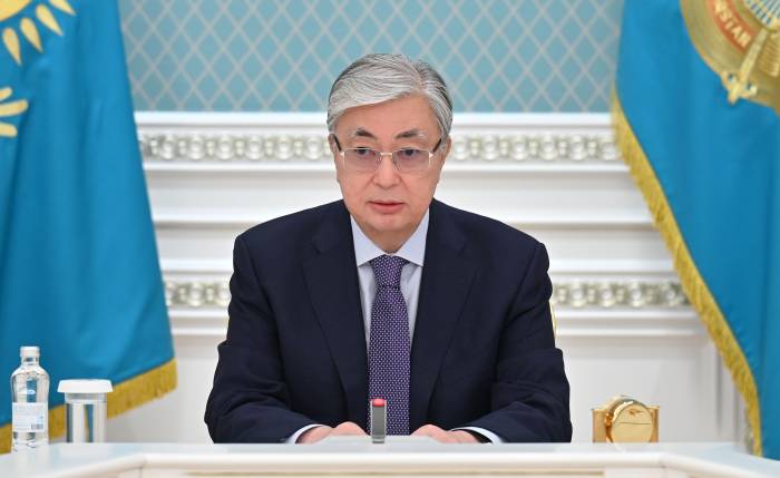 Kazakh president hails high-level rescue and search operations at Aktau plane crash site