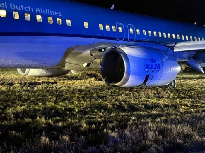 Amsterdam-bound KLM flight skids off runway after emergency landing in Norway -  VIDEO 