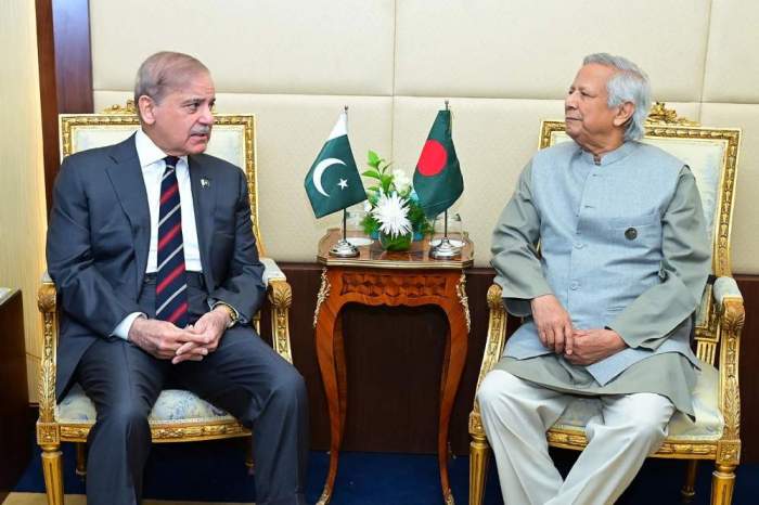 Bangladesh and Pakistan leaders agree to strengthen ties 